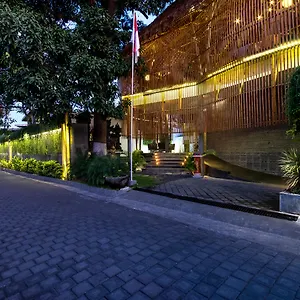 https://taman-mesari-luxury-villasseminyak.hotelsseminyak.net